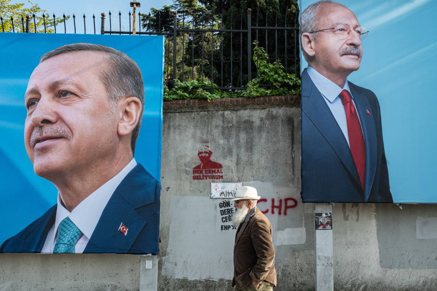 Carteles con candidatos presidenciales en Turquía