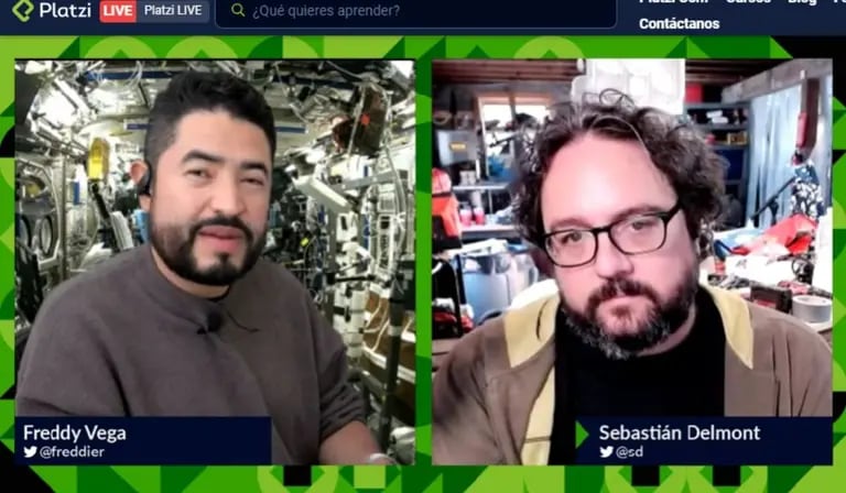 Freddy Vega y Sebastián Delmont en el anuncio del lanzamiento del satélite de Platzidfd