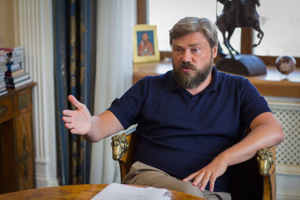 Who is Konstantin Malofeev, a Russian oligarch accused of violating sanctions?