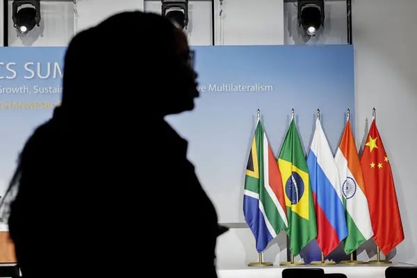La medida forma parte de un impulso de los líderes de las naciones BRICS para aumentar su influencia y contrarrestar el poder de Estados Unidos sobre la economía y el comercio mundiales. Fotógrafo: Marco Longari/AFP/Getty Images