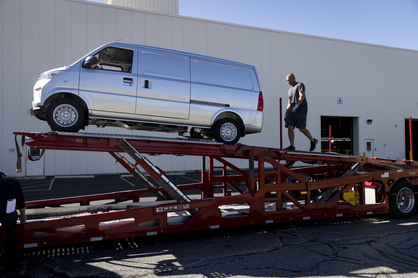 The first 1,000 ELMS vans off the production line are headed to Randy Marion Automotive Group in North Carolina. Photographer: Taylor Glascock/Bloombergdfd