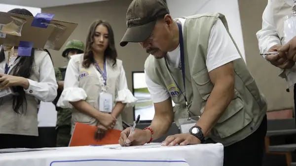 ¿Es obligatorio votar en la Consulta Popular 2024 de Ecuador?dfd