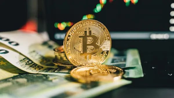 ¿Por qué el precio de bitcoin siguió cerca de US$70.000?, ¿qué pasa con la criptomoneda?dfd