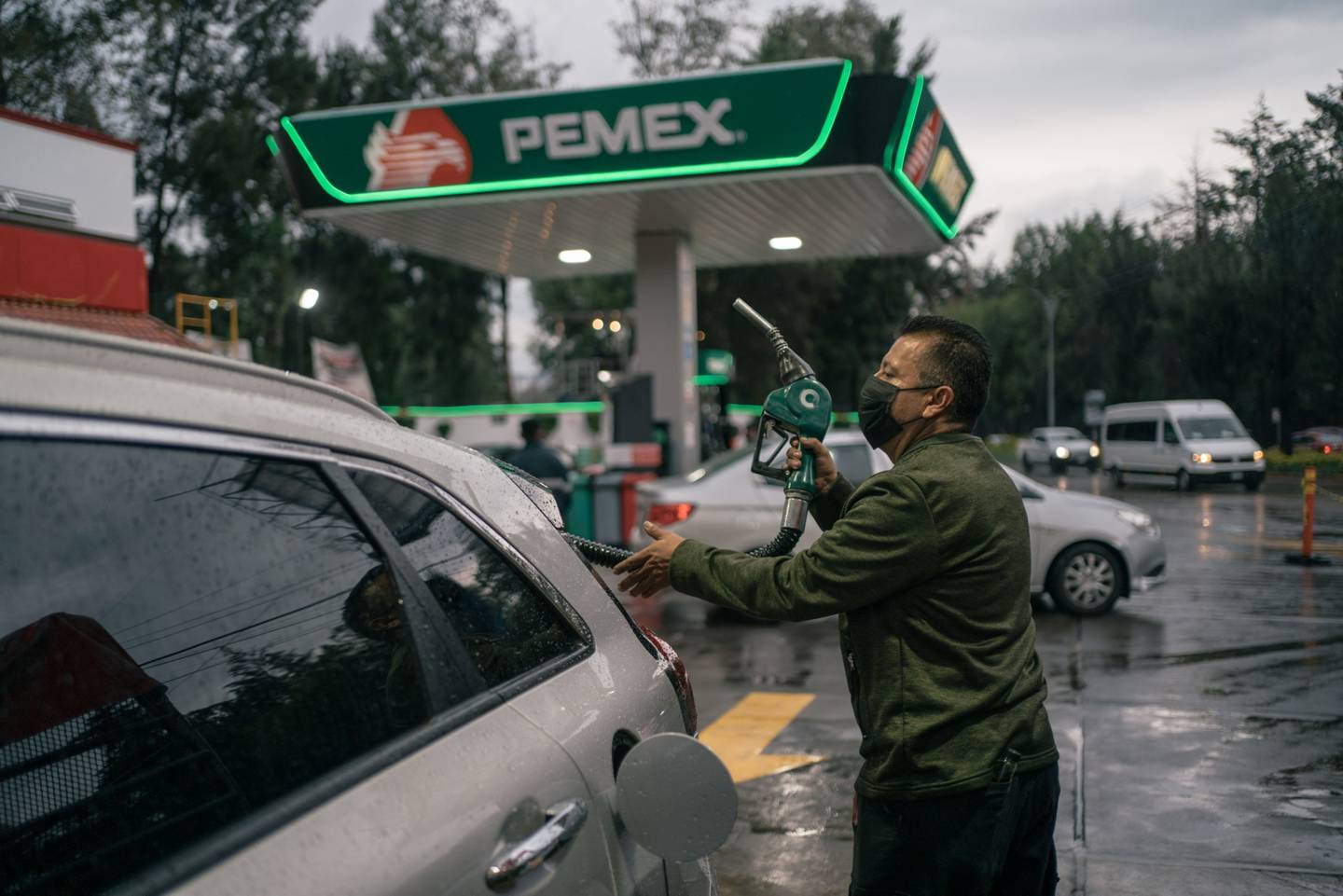 President López Obrador's government budgeted nearly $22 billion for gasoline subsidies in 2022.dfd