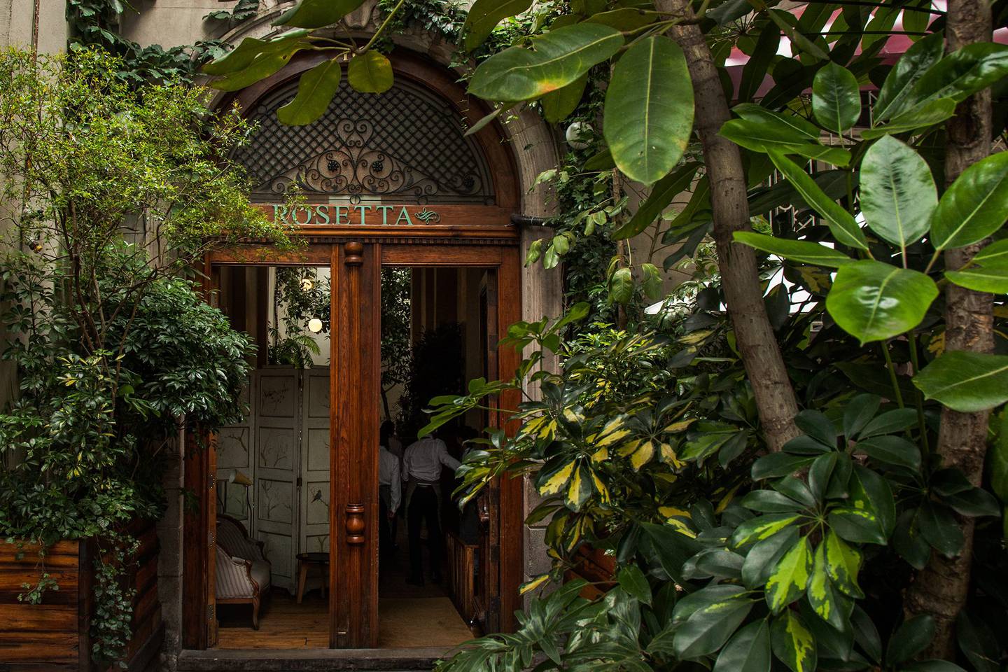 Fachada del restaurante Rosetta, propiedad de Elena Reygadas, en la colonia Roma, Ciudad de México (Imagen: Página de Facebook de Rosetta)