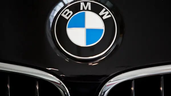 El BMW i7 2024 es un potente sedán de lujo para el ejecutivo exigentedfd