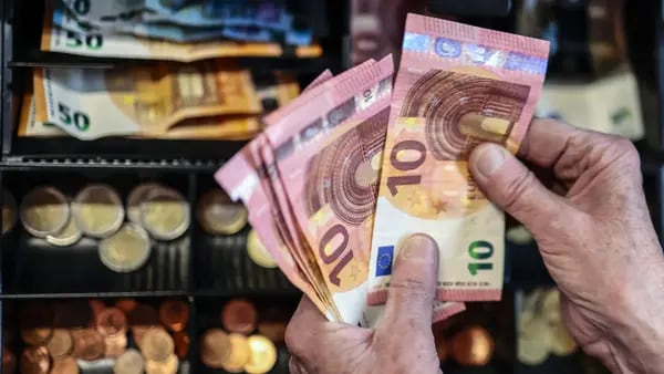 El euro alcanza máximos de dos meses; apetito de riesgo pesa sobre el dólardfd