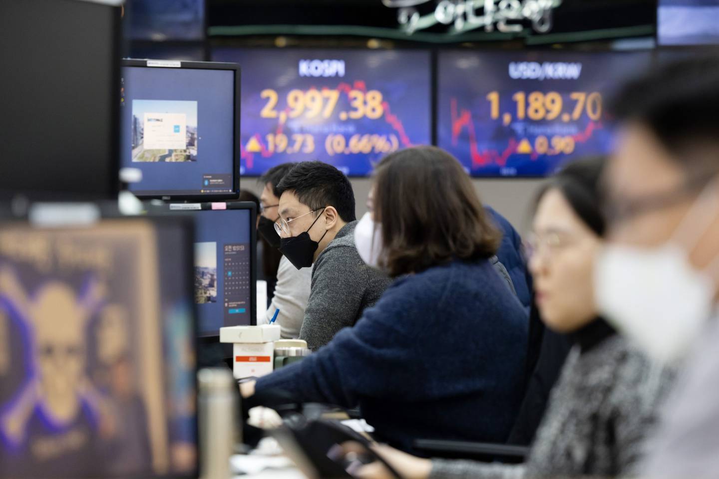 Bolsas asiáticas e futuros de NY recuam com tensão sobre alta de juro