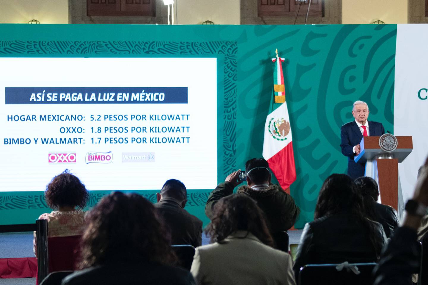 El presidente Andrés Manuel López Obrador durante una conferencia de prensa. (Cortesía: Presidencia).