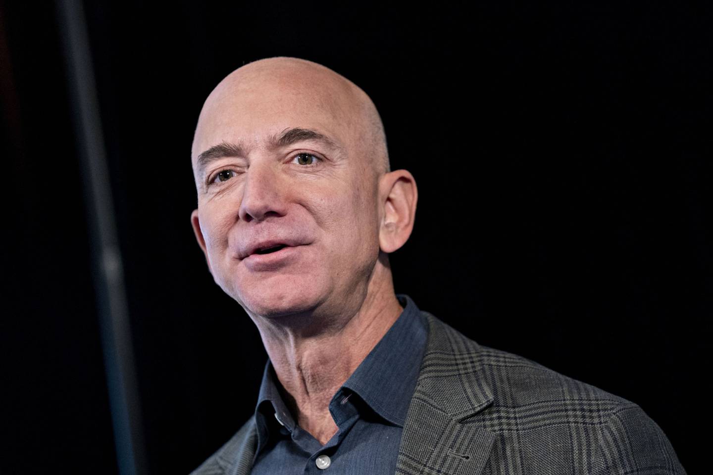 Jeff Bezos, fundador y director ejecutivo de Amazon.com Inc., habla en el Club Nacional de Prensa en Washington, D.C., EE. UU., el jueves 19 de septiembre de 2019. B