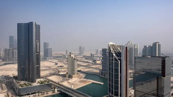 Cobertura de Ray Dalio em Abu Dhabi simboliza novo eldorado para hedge fundsdfd