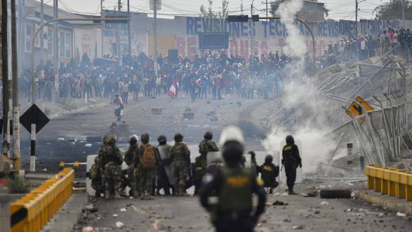La economía de Perú creció 2,7% en 2022, afectada por protestas en diciembredfd