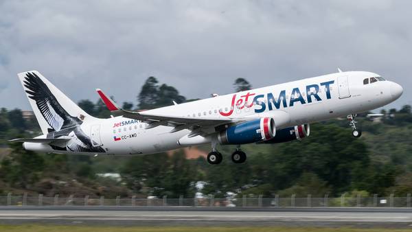 JetSMART busca capitalizar quiebra de competidores tras acuerdo con American Airlinesdfd