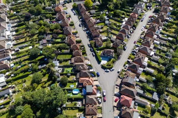 El precio de la vivienda en el Reino Unido sufre la mayor caída en 14 años