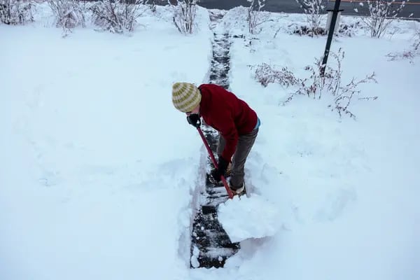 El derretimiento de la nieve de Nueva York crea riesgo de inundación