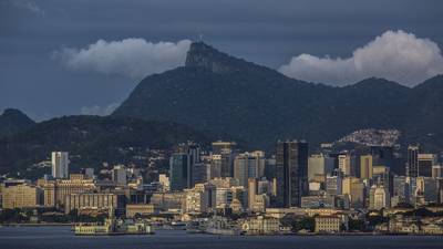 Brazil Hedge Funds Cash In Big on Mistake by U.S. Bond Tradersdfd