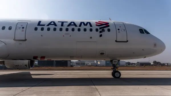 Chile investiga la caída en picada del Dreamliner de Latam que causó 10 heridos dfd