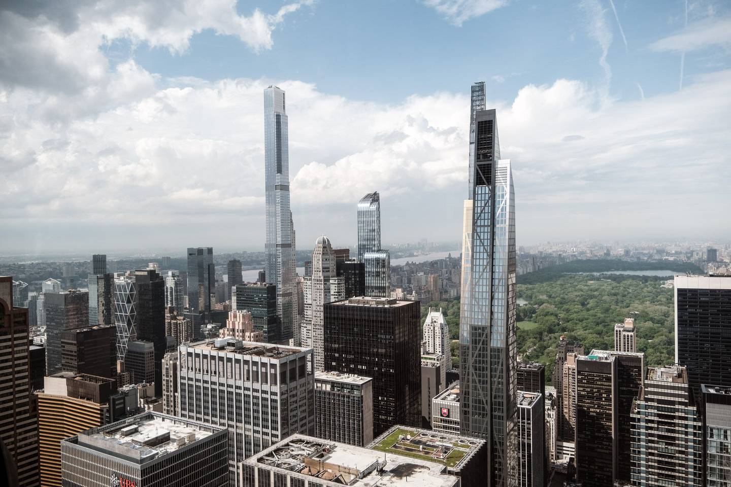 Torres residenciales de lujo a lo largo de Billionaires Row en Manhattan.