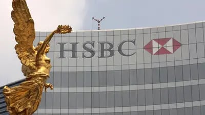 HSBC Holdings disse aos funcionários do Reino Unido na quinta-feira que deveriam retornar ao trabalho em casa sempre que possível
