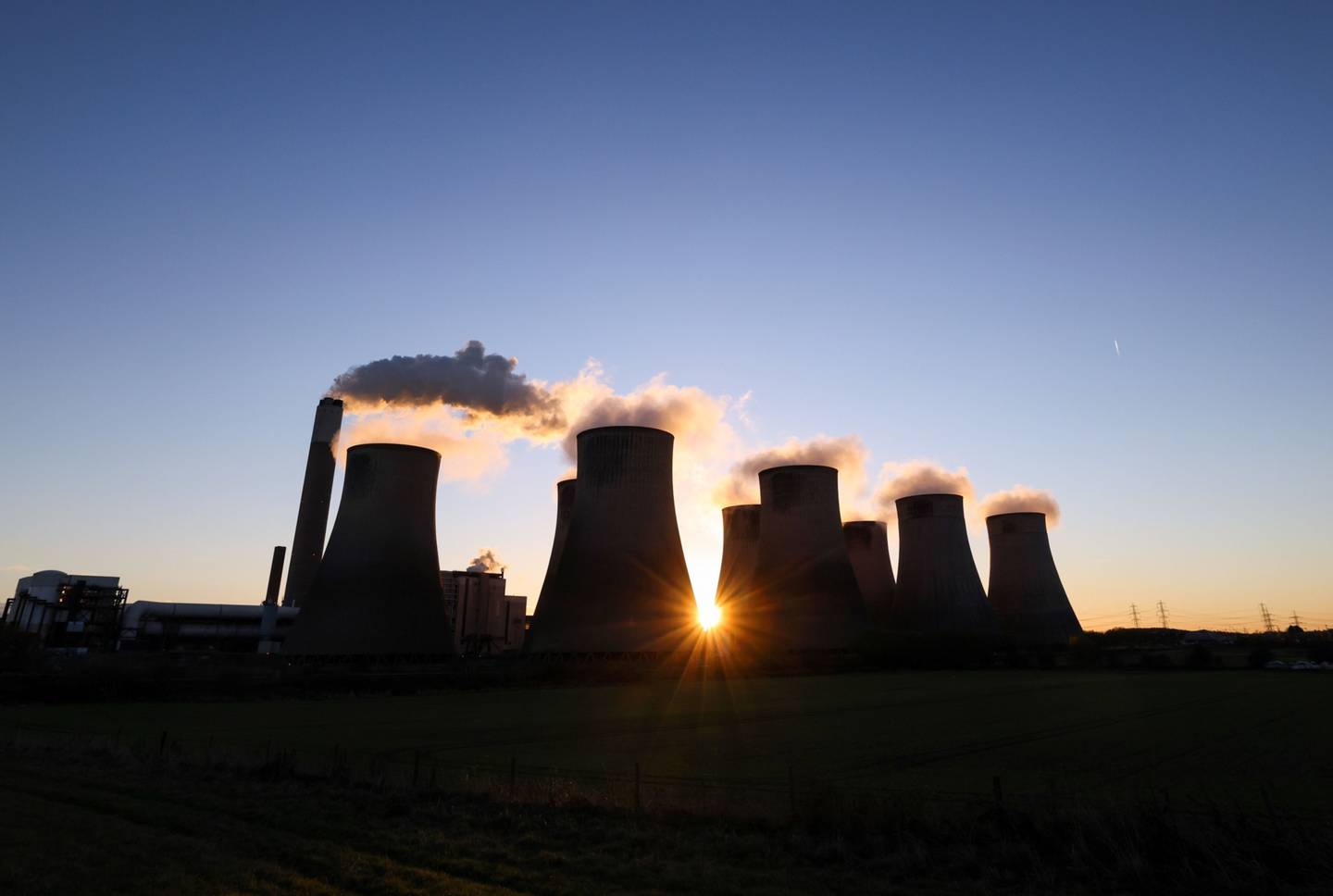 Cooling towers at Uniper SE's coal-fired power station in Ratcliffe-on-Soar, U.K., on Thursday, Dec. 2, 2021.