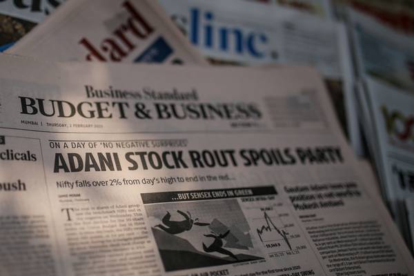 Se agrava la crisis de Adani: acciones caen US$108.000 millones y bonos se hundendfd