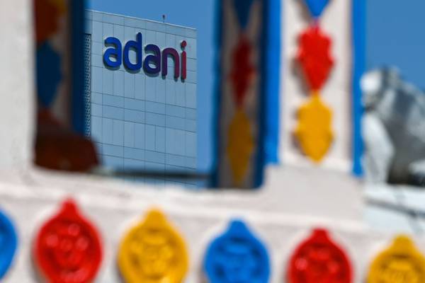 Nuevo revés: Adani pierde US$ 6.400 millones de valor de mercado en un díadfd