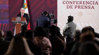 AMLO mantiene defensa de Pedro Castillo tras crisis diplomática con Perúdfd