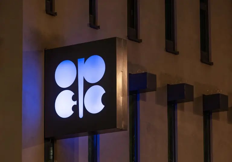 Letrero con logo de la OPEP en sede de Vienadfd