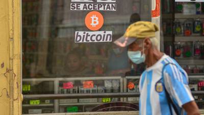 El Salvador aproveita queda do bitcoin para ir às comprasdfd