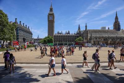 Ola de calor sume al Reino Unido en un nuevo caosdfd