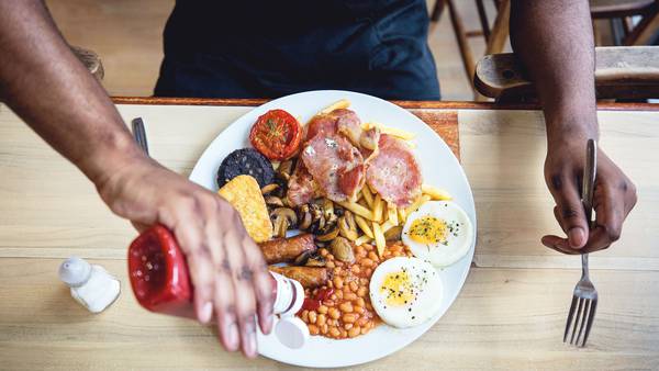 Índice del desayuno alcanza nuevo máximo tras escasez de alimentos en Reino Unidodfd