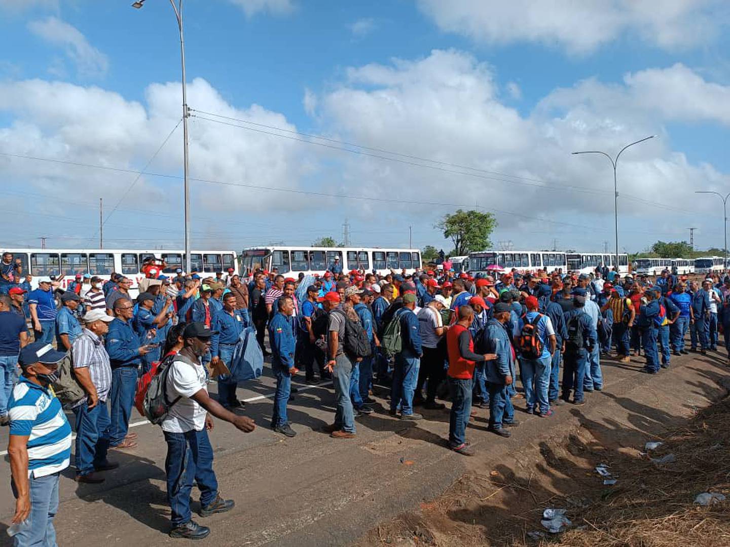 Trabajadores de Sidor, empresa básica venezolana, en protesta salarial este miércoles 11 de enero