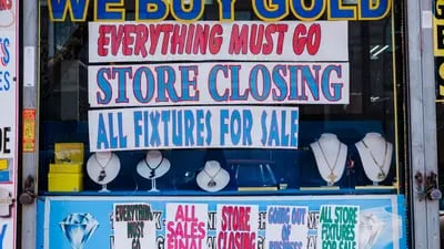 Código postal 07111: Una venta de cierre de una tienda en Irvington, Nueva Jersey, el martes 30 de marzo de 2021. Fotógrafo: Gabriela Bhaskar/Bloomberg