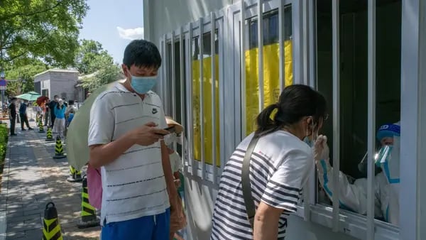 Espectro de Cero Covid persiste en China aun cuando casos diarios caen debajo de 100dfd