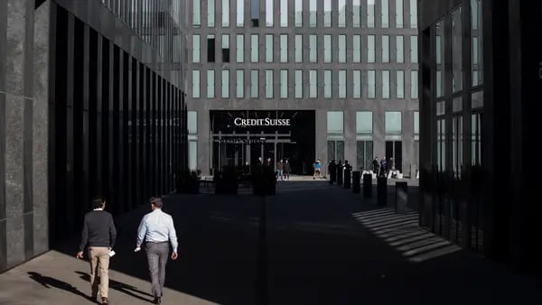 Credit Suisse consiguió su salvavidas y ahora necesita recuperar clientesdfd