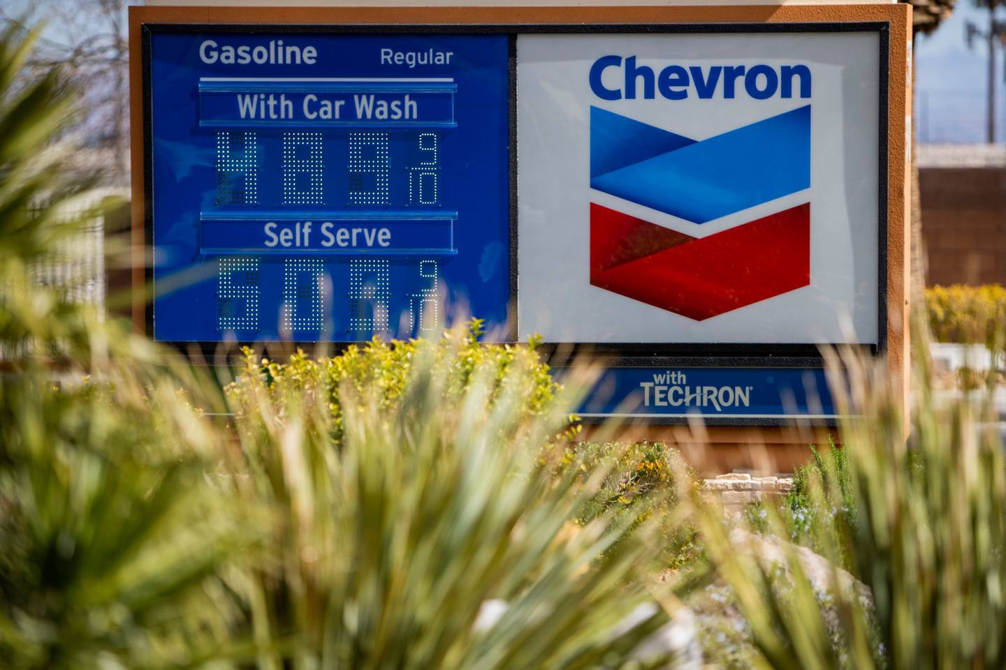 Precios del combustible en una gasolinera Chevron en Las Vegas, Nevada, Estados Unidos, el miércoles 9 de marzo de 2022.