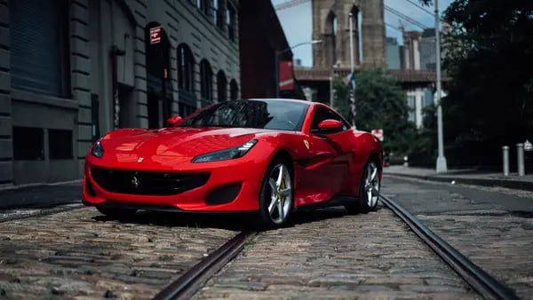 Analista de Citi recomienda vender acciones de Ferrari por su “valoración elevada”dfd