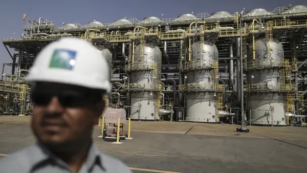AIE ve bajas chances de que la OPEP+ aumente su producción de petróleodfd