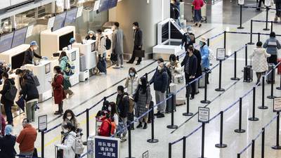 Las aerolíneas critican el plan de pruebas Covid para viajeros chinosdfd