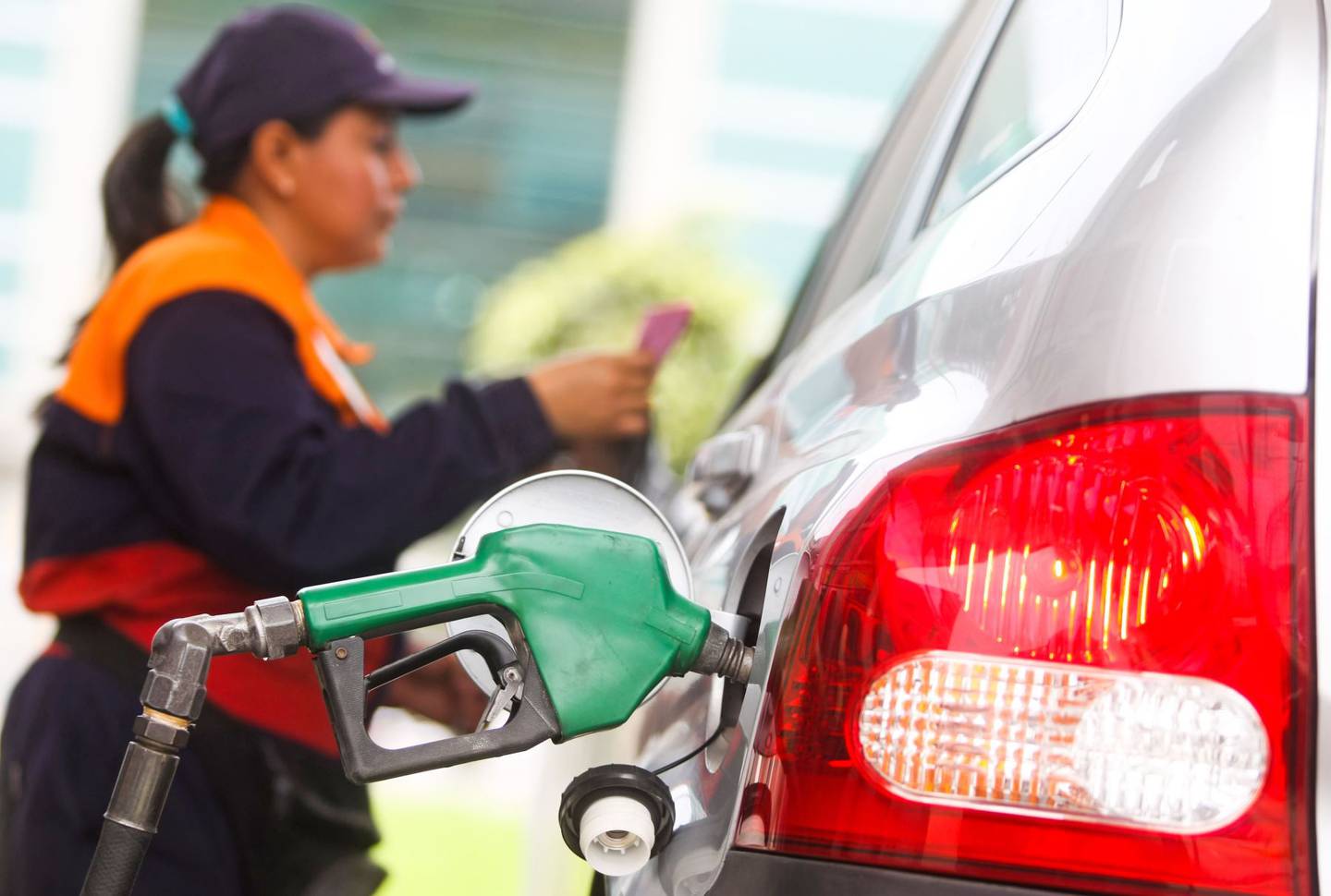 Perú anuncia nuevas medidas para mitigar alza de precio de combustibles: ¿Cuáles son?dfd