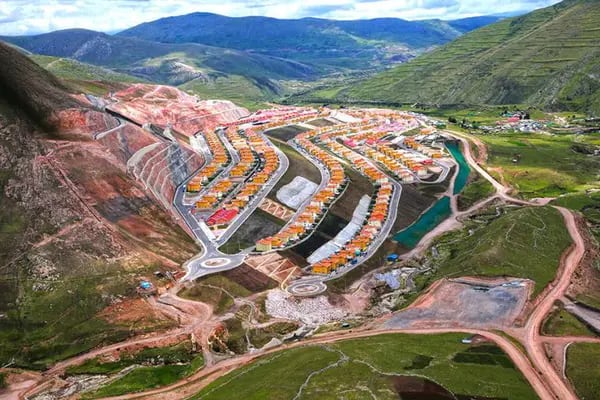Las Bambas produce el 2% del suministro mundial del mineral, pero ha sido víctima de protestas esporádicas que han detenido su producción desde que comenzó a operar en 2016.
