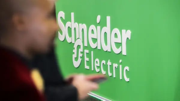 Schneider negocia un acuerdo con el fabricante estadounidense de software Bentleydfd