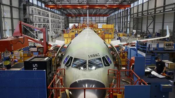 Airbus prevé un aumento significativo de su producción en 2024 por incremento en la demandadfd