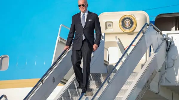 Biden celebra su 80 cumpleaños mientras los demócratas buscan líderes más jóvenesdfd
