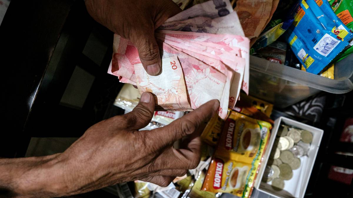 Por qué los fondos se están deshaciendo de divisas de mercados emergentesdfd