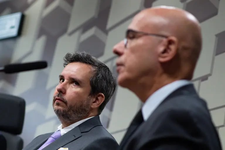 El consejero delegado de Americanas, Leonardo Coelho, y el ex consejero delegado, Sergio Rial, declaran ante la Comisión del Senadodfd