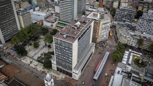 Banco de la República en Colombia dejó tasas de interés inalteradas en el 13,25%dfd