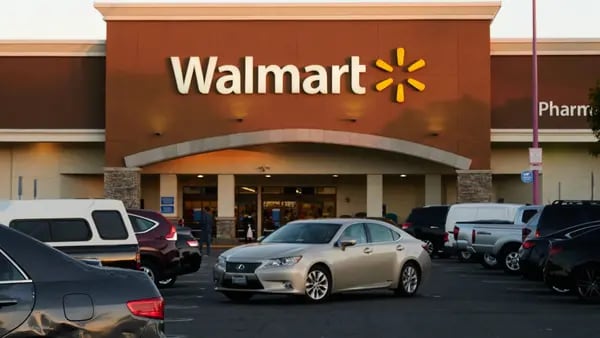 Walmart recorta 200 empleos corporativos ante mayores costos e inventariosdfd