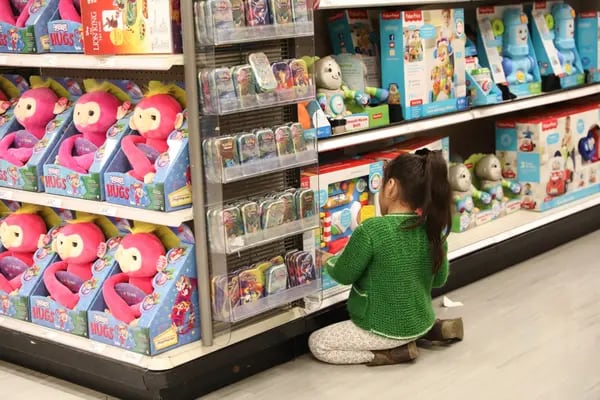 Mattel Colombia S.A. intervino en la campaña ordenando a los consumidores que retiraran 2 conexiones que hacían parte del producto con el fin de que este quedara inservible.