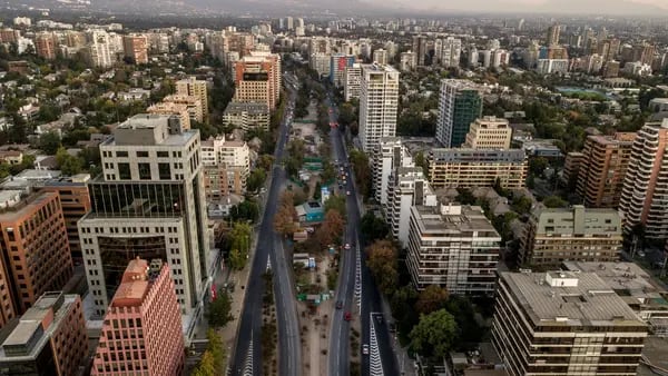 Fitch baja nota de nueve empresas en Chile por “mala” situación de la economíadfd